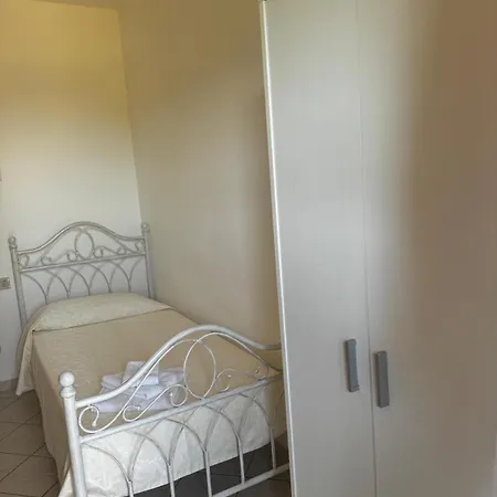 Affittacamere La Petra Longa Bed & Breakfast 3*