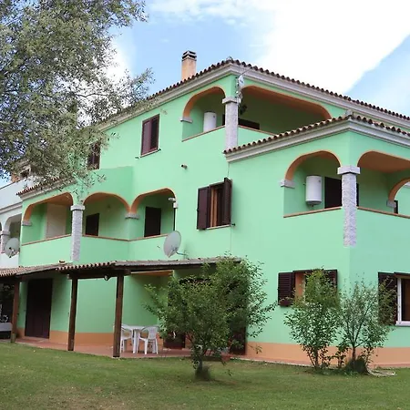 Affittacamere La Petra Longa Bed & Breakfast *